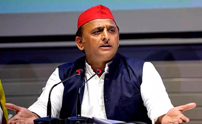 Akhilesh Continues With his 'My Candidate, Your Symbol' Policy